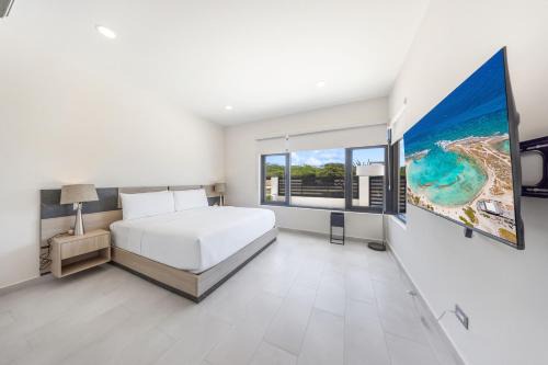 LUX 4BR and 3BA Villa with Pool Malmokweg 48 by Bocobay