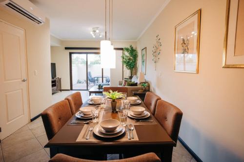 Cozy Townhome at Gold Coast