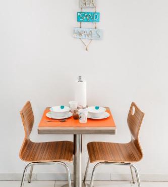 Flip Flop Apartment 84