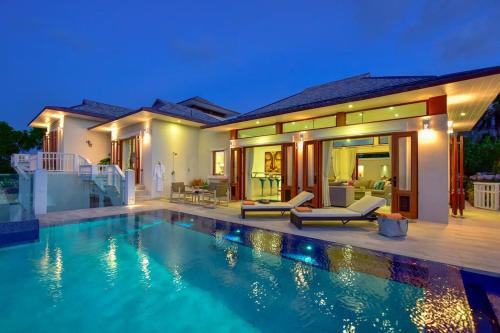 Stunning 3 bedroom villa with Pool & Jacuzzi